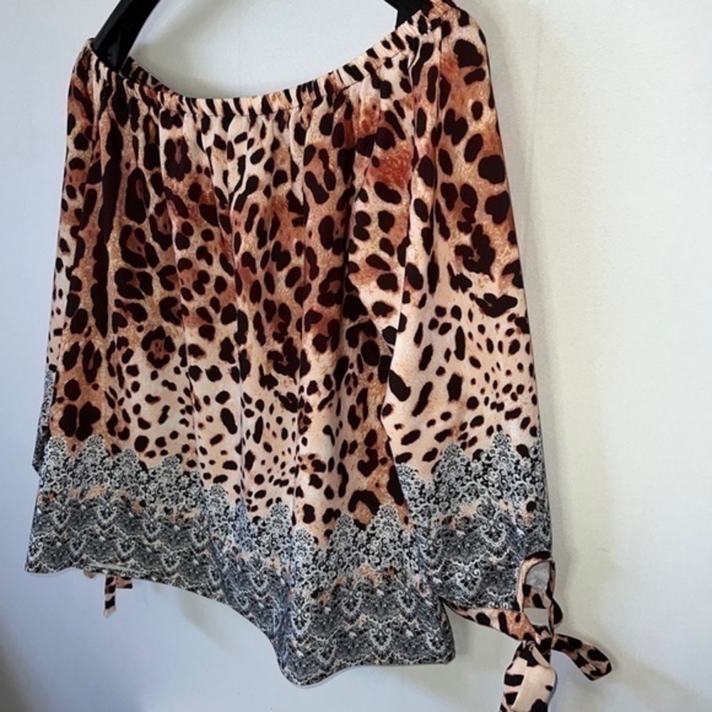 Shein Curve plus size 1X Animal print peasant top 3/4 sleeve tie sleeves unique. - Picture 3 of 6